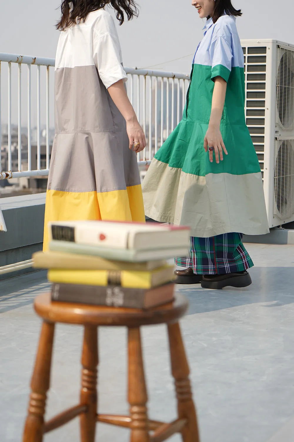 【LILA n' citta】バイカラーフレアシャツワンピース