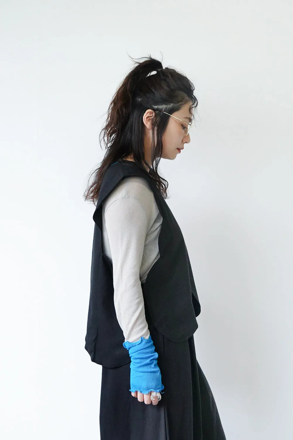 アシメスカラップ麻混ベスト