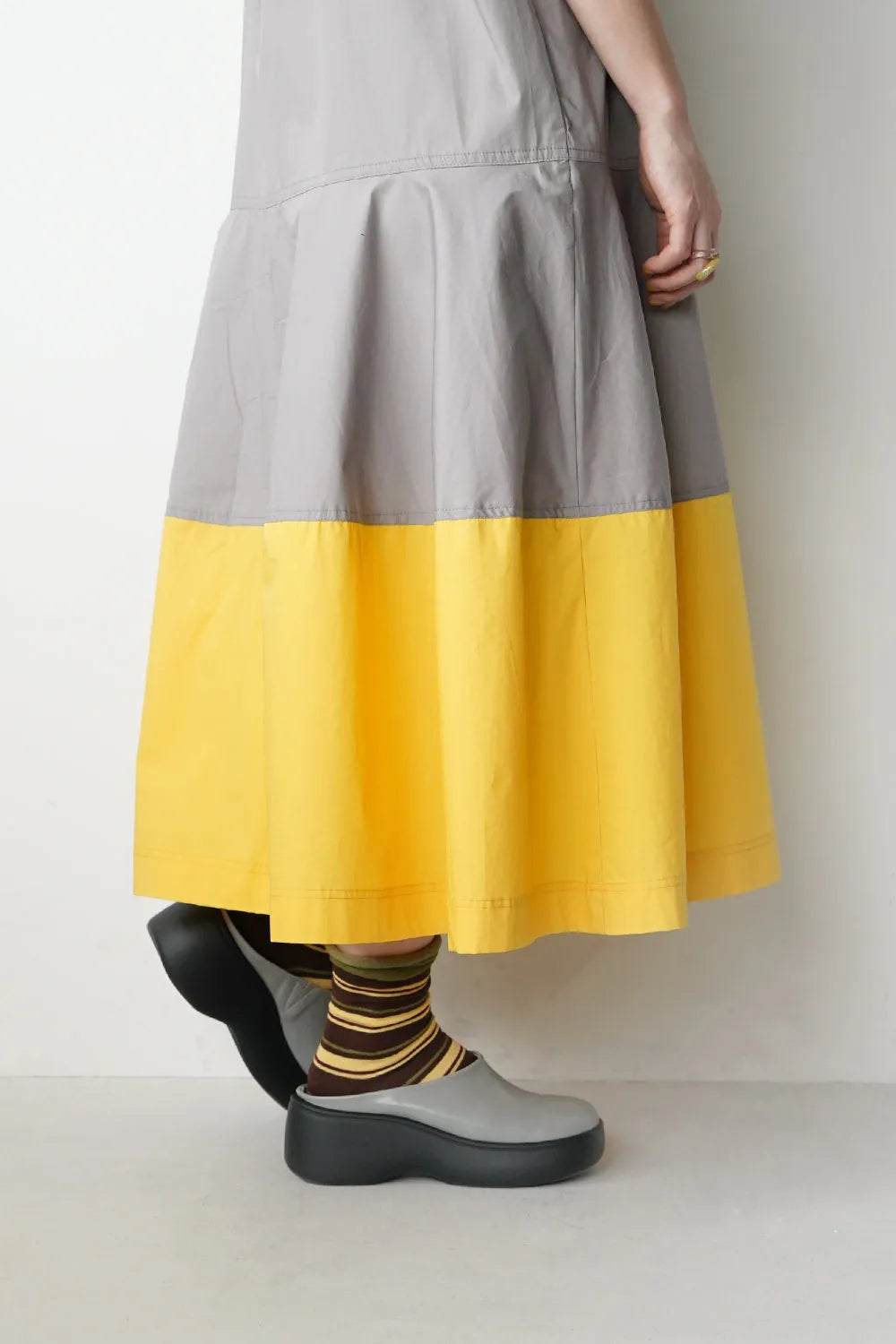 【LILA n' citta】バイカラーフレアシャツワンピース