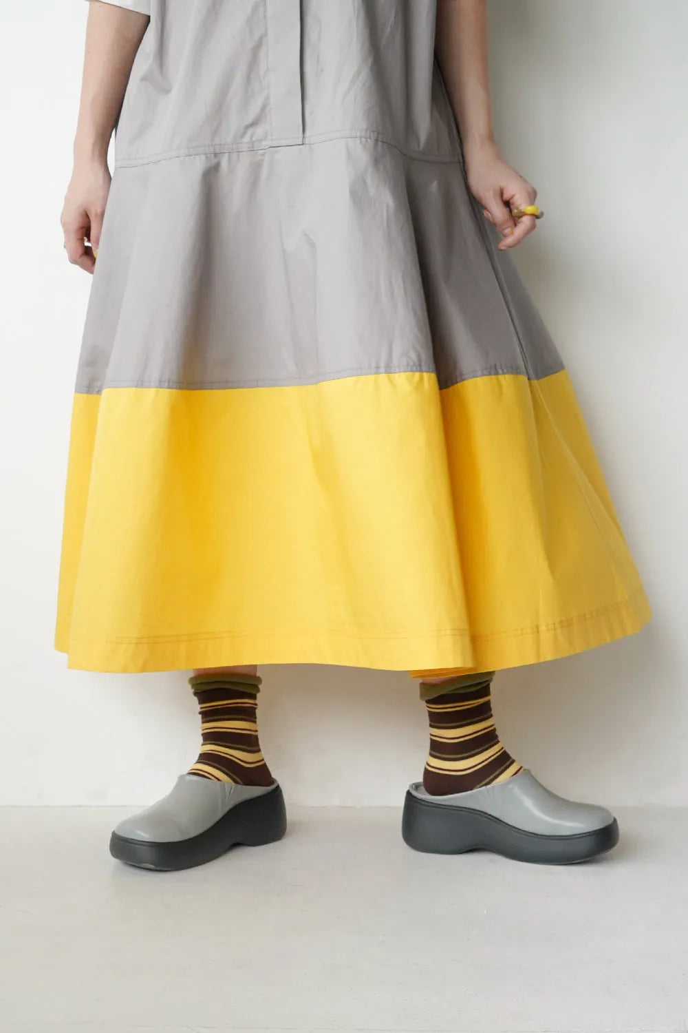 【LILA n' citta】バイカラーフレアシャツワンピース