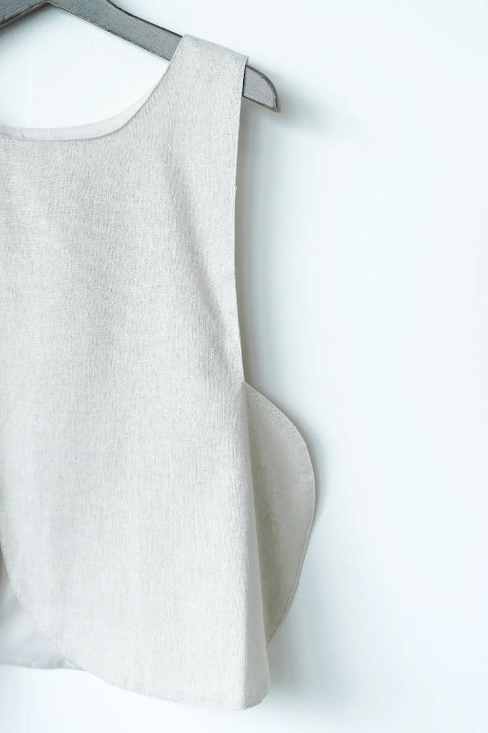 アシメスカラップ麻混ベスト