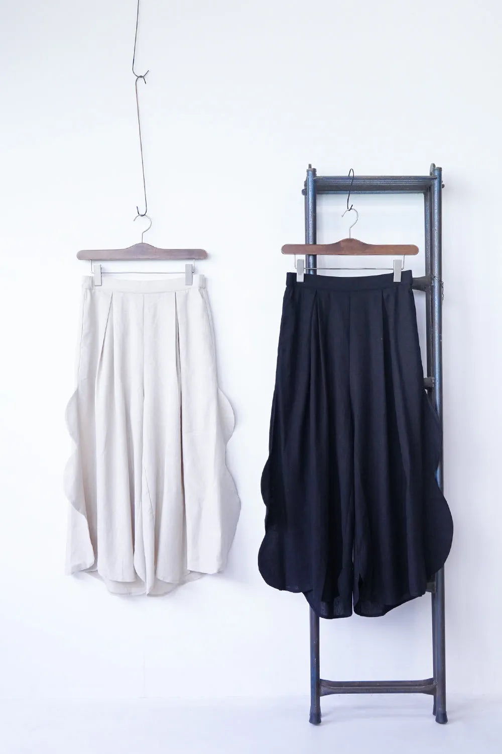 サイドスカラップ麻混パンツ