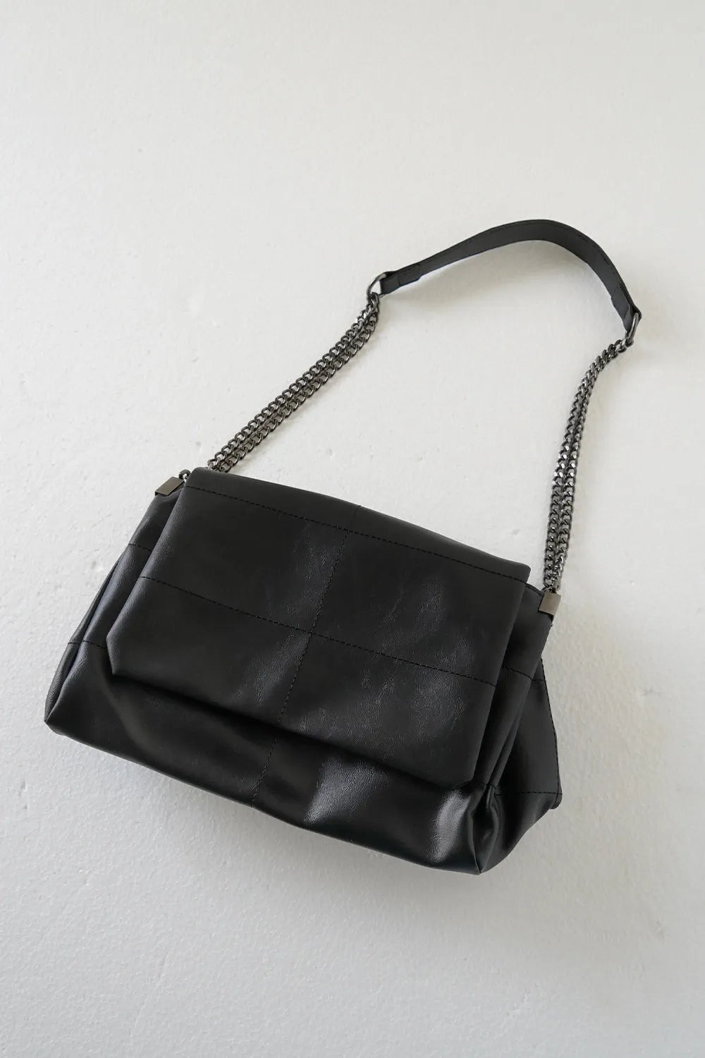 スクエアフラップチェーンショルダーバッグ