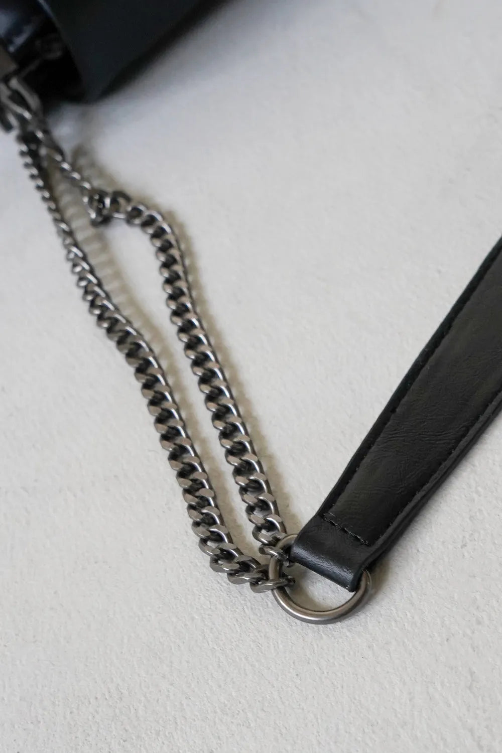 スクエアフラップチェーンショルダーバッグ