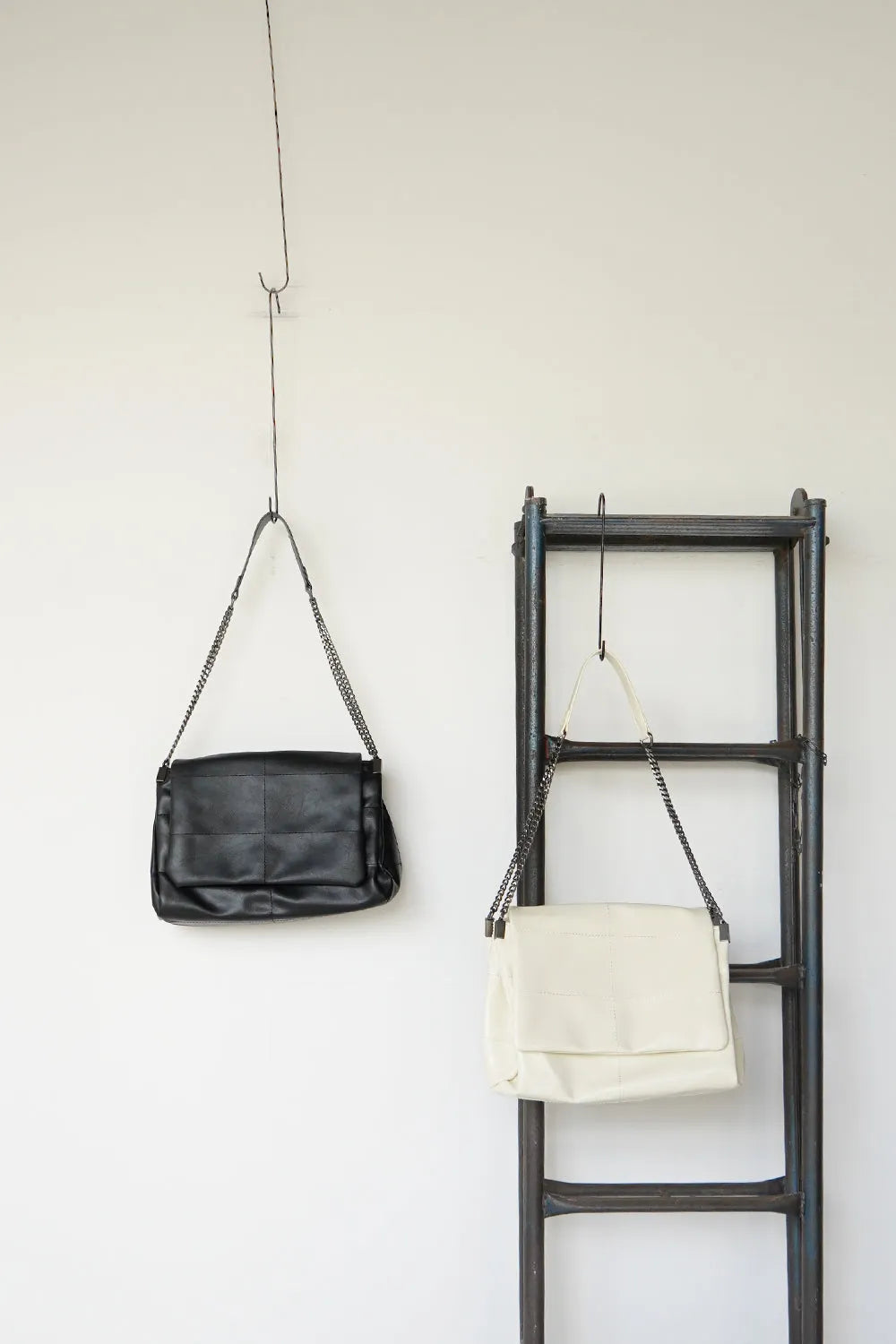 スクエアフラップチェーンショルダーバッグ