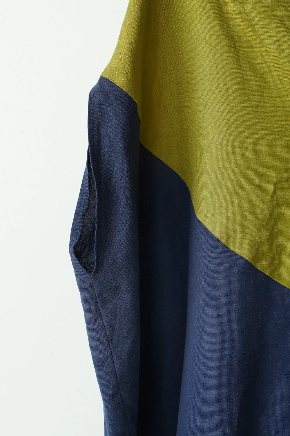 【LILA n' citta】リネンレーヨン丸形プルオーバー