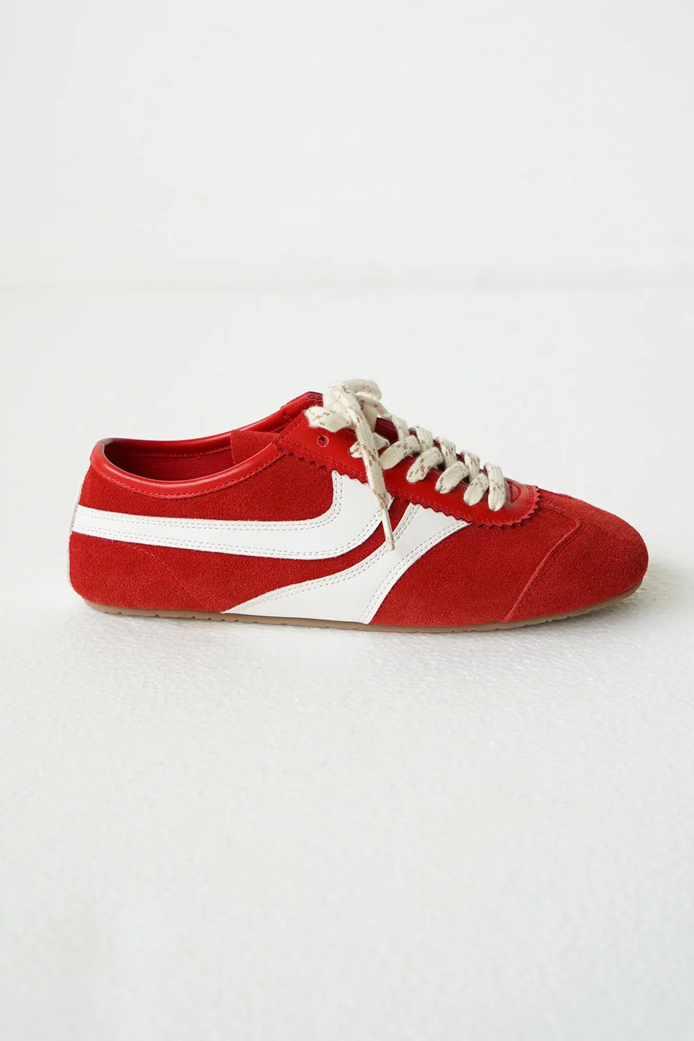 スエードスニーカー