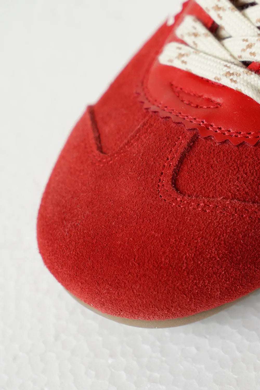 スエードスニーカー