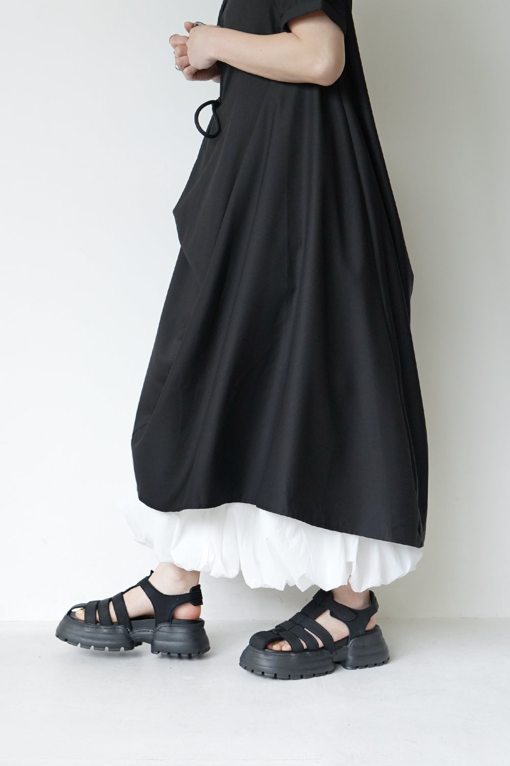 前後ドロストデザイン アシメ変形ワンピース – LILA & CITTA