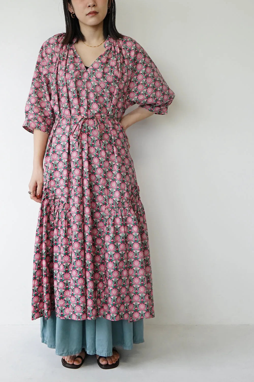 ボタニカル花柄スキッパーワンピース