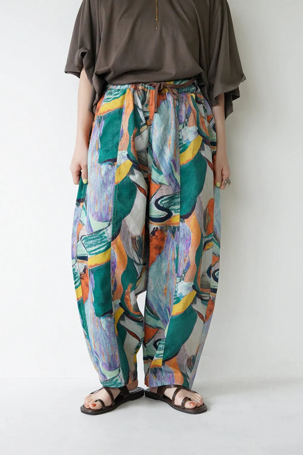 アートコクーンパンツ