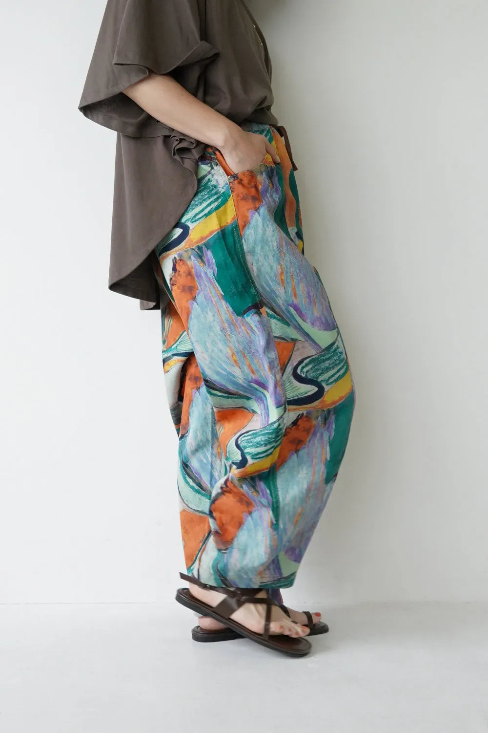 アートコクーンパンツ