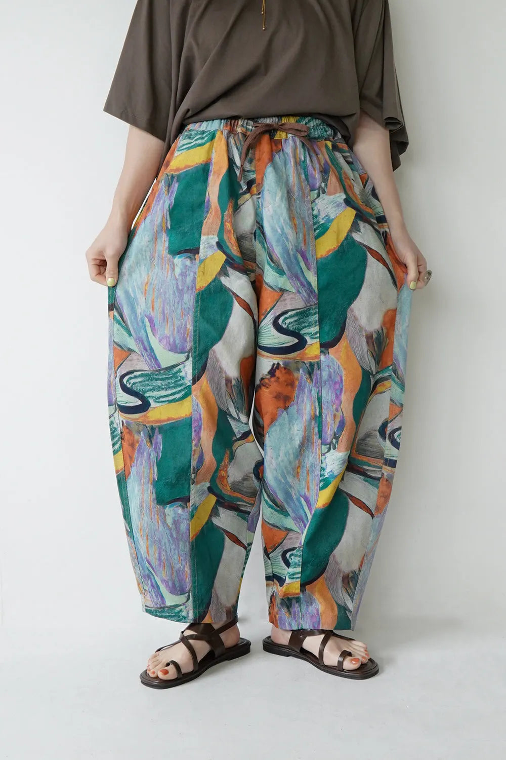 アートコクーンパンツ