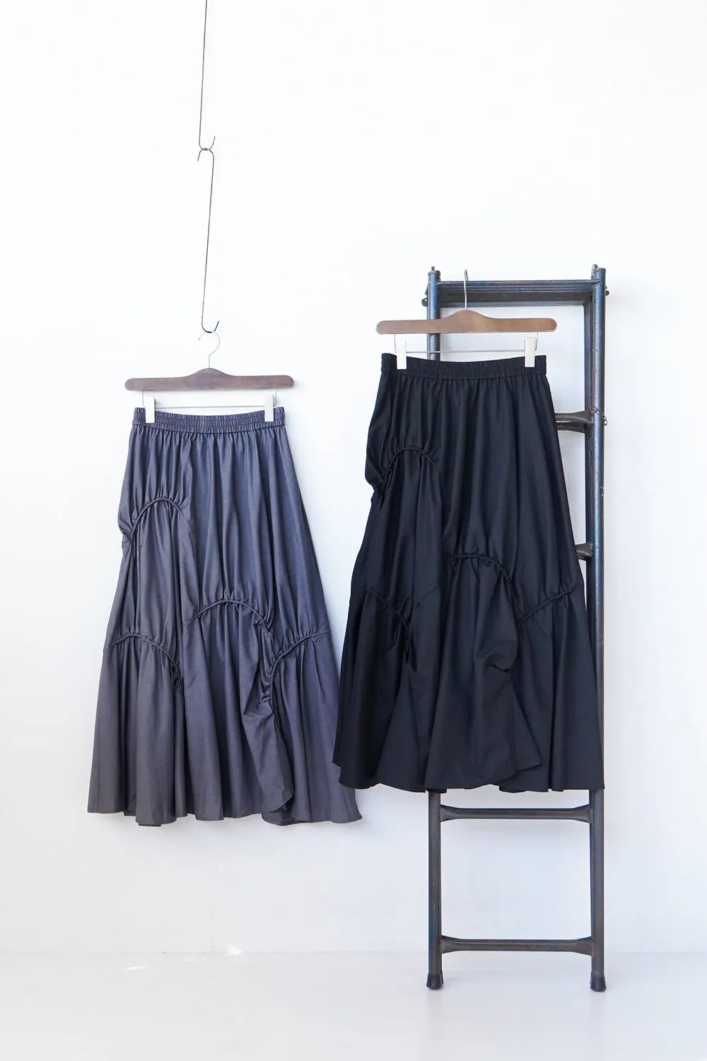 アンバランスドロストデザインロングスカート