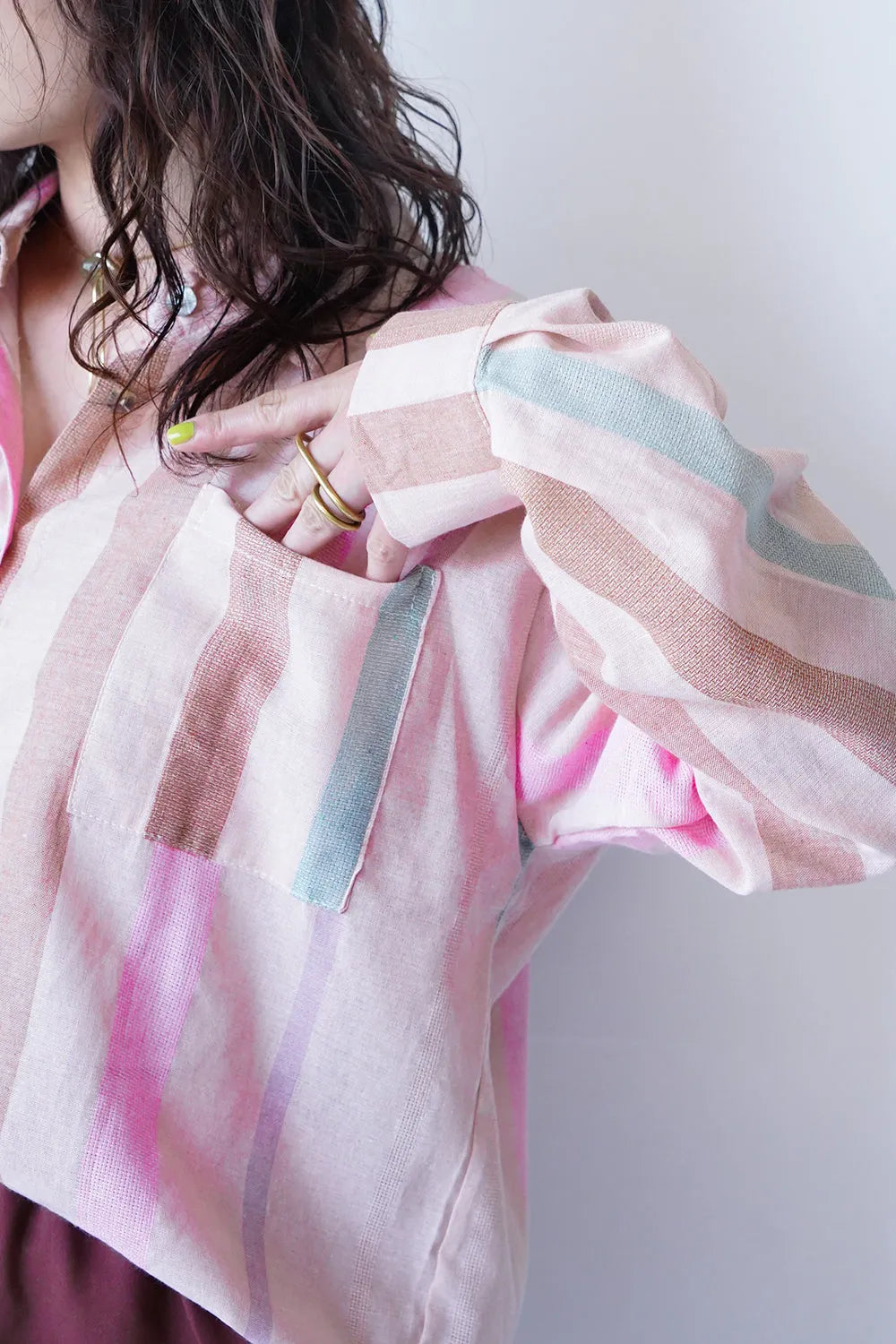 パステルストライプ柄リネンシャツ