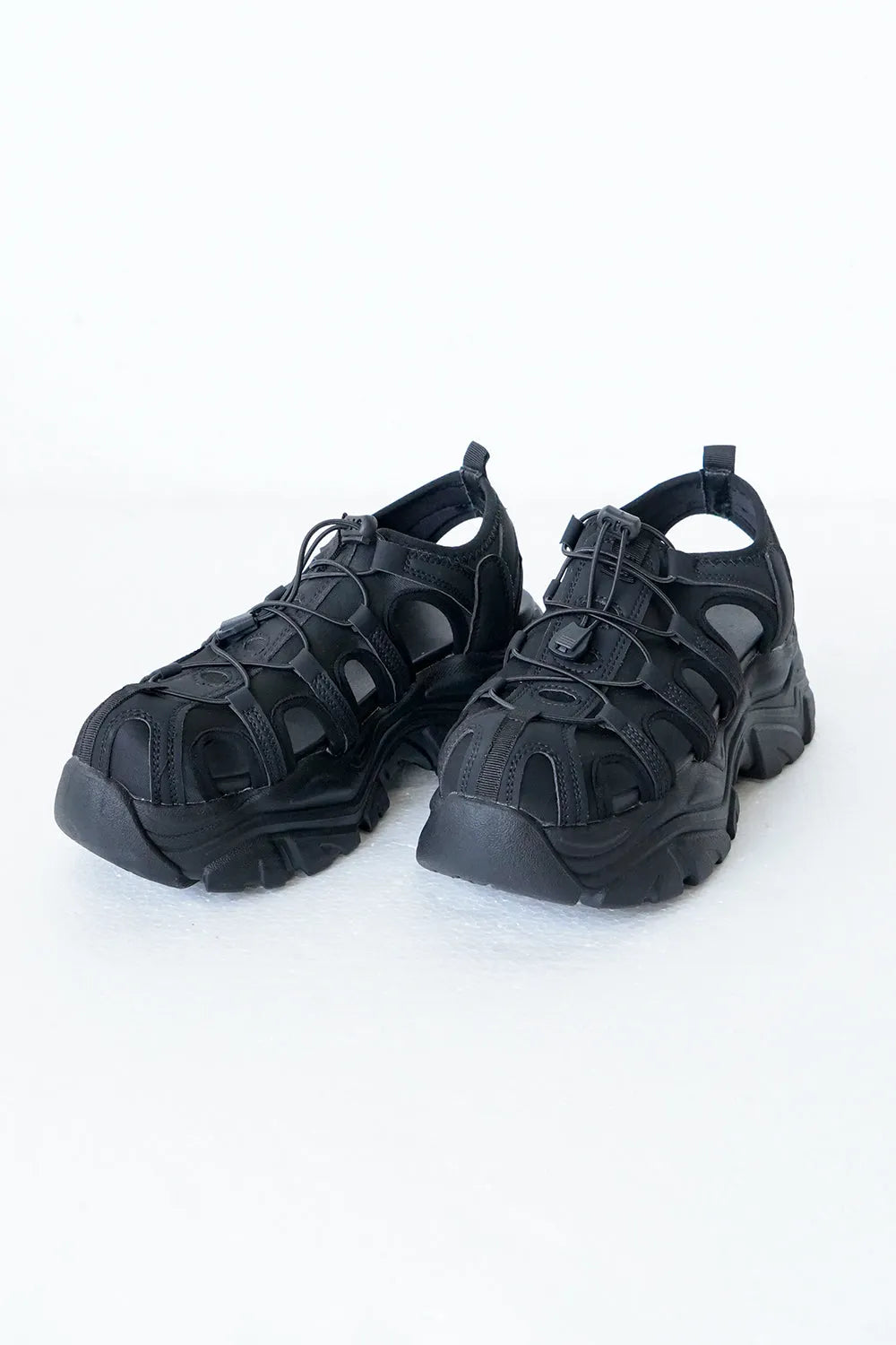 スニーカーサンダル