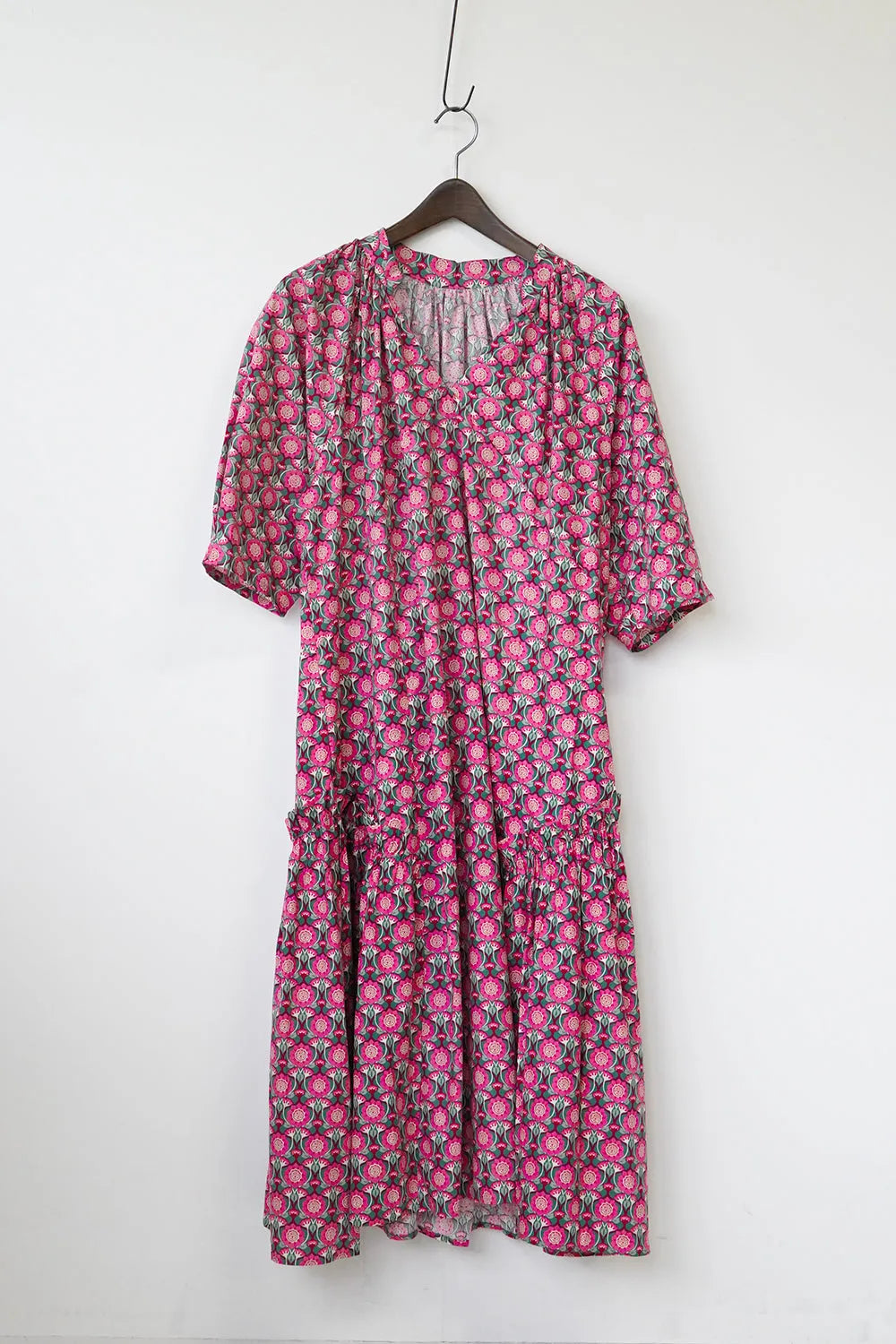 ボタニカル花柄スキッパーワンピース