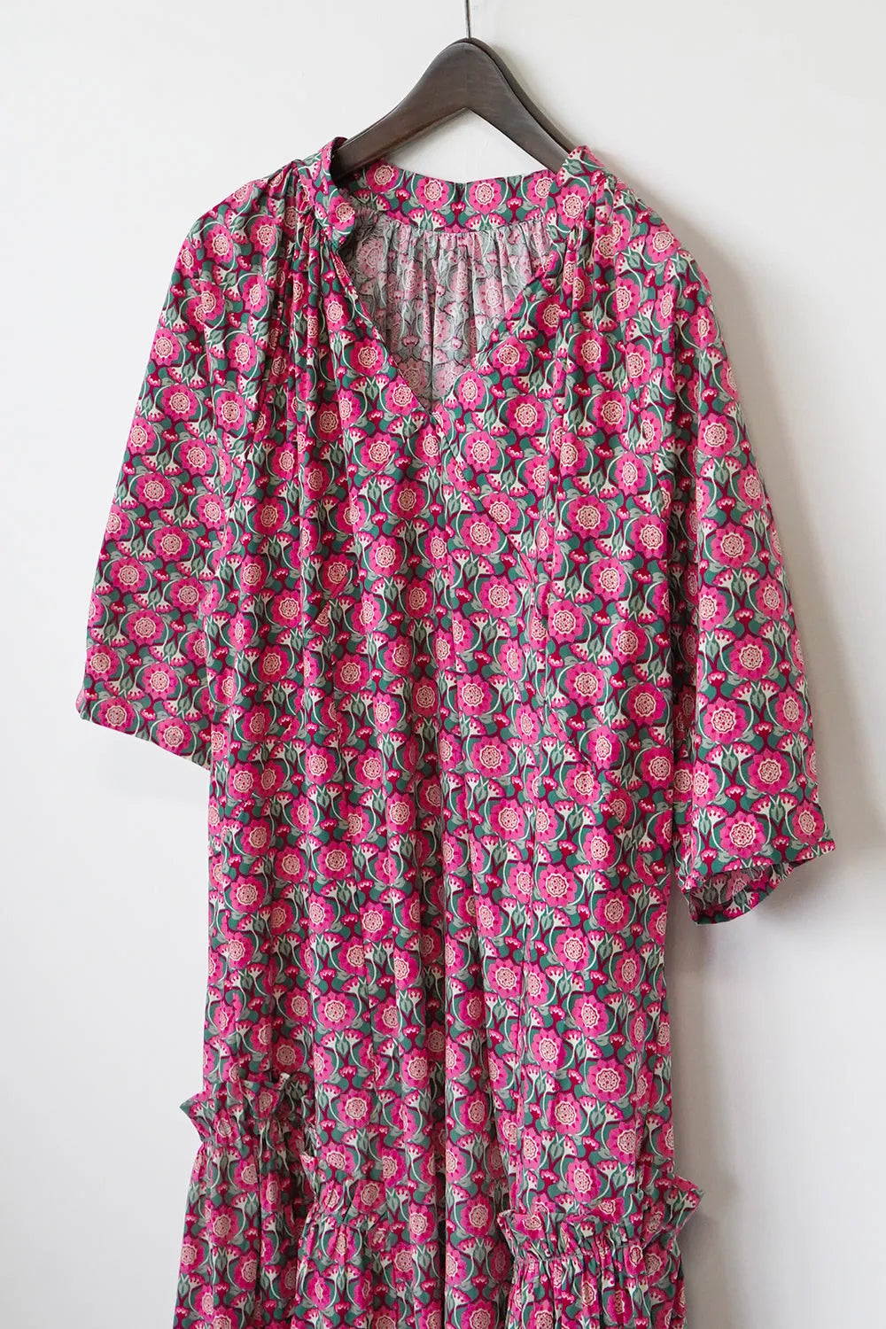 ボタニカル花柄スキッパーワンピース
