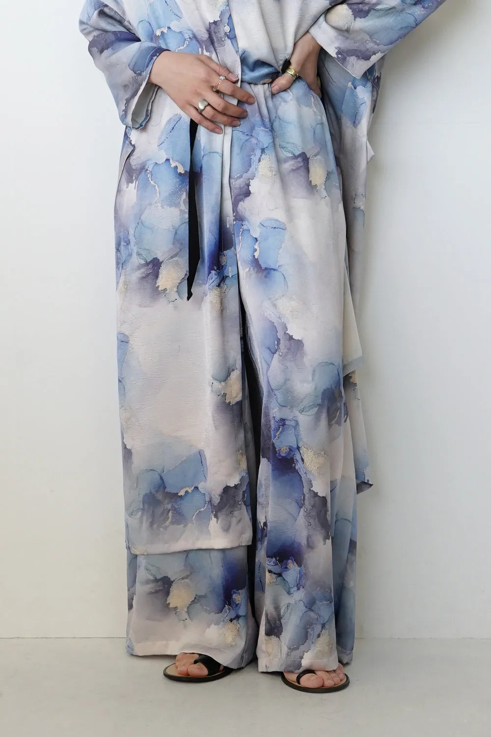 【LILA n’citta】水彩柄サテンイージーパンツ