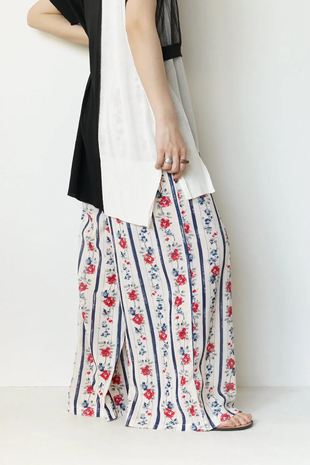 ストライプ×花柄ワイドパンツ