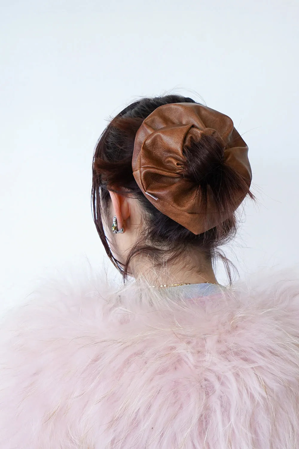 フェイクレザービッグシュシュ