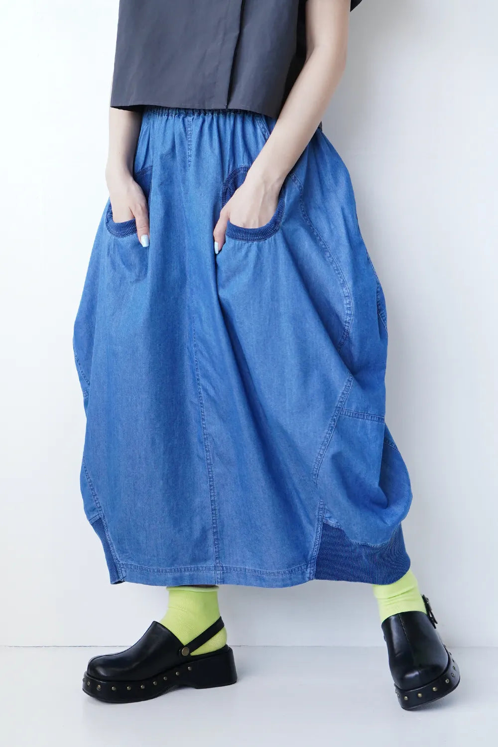 COOL TOUCH ROUND RIB POCKET DENIM SKIRT