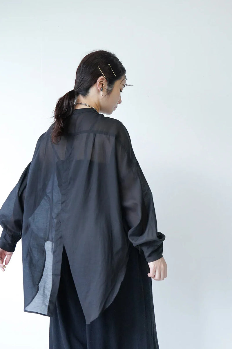 バックスリットシアーブラウス