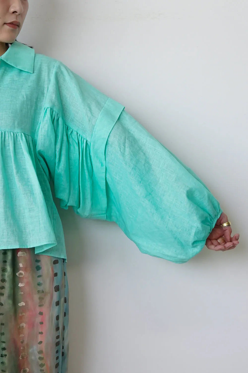 【LILA n' citta】ギャザー袖プルオーバー