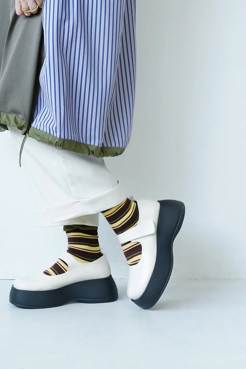 厚底ストラップローファー