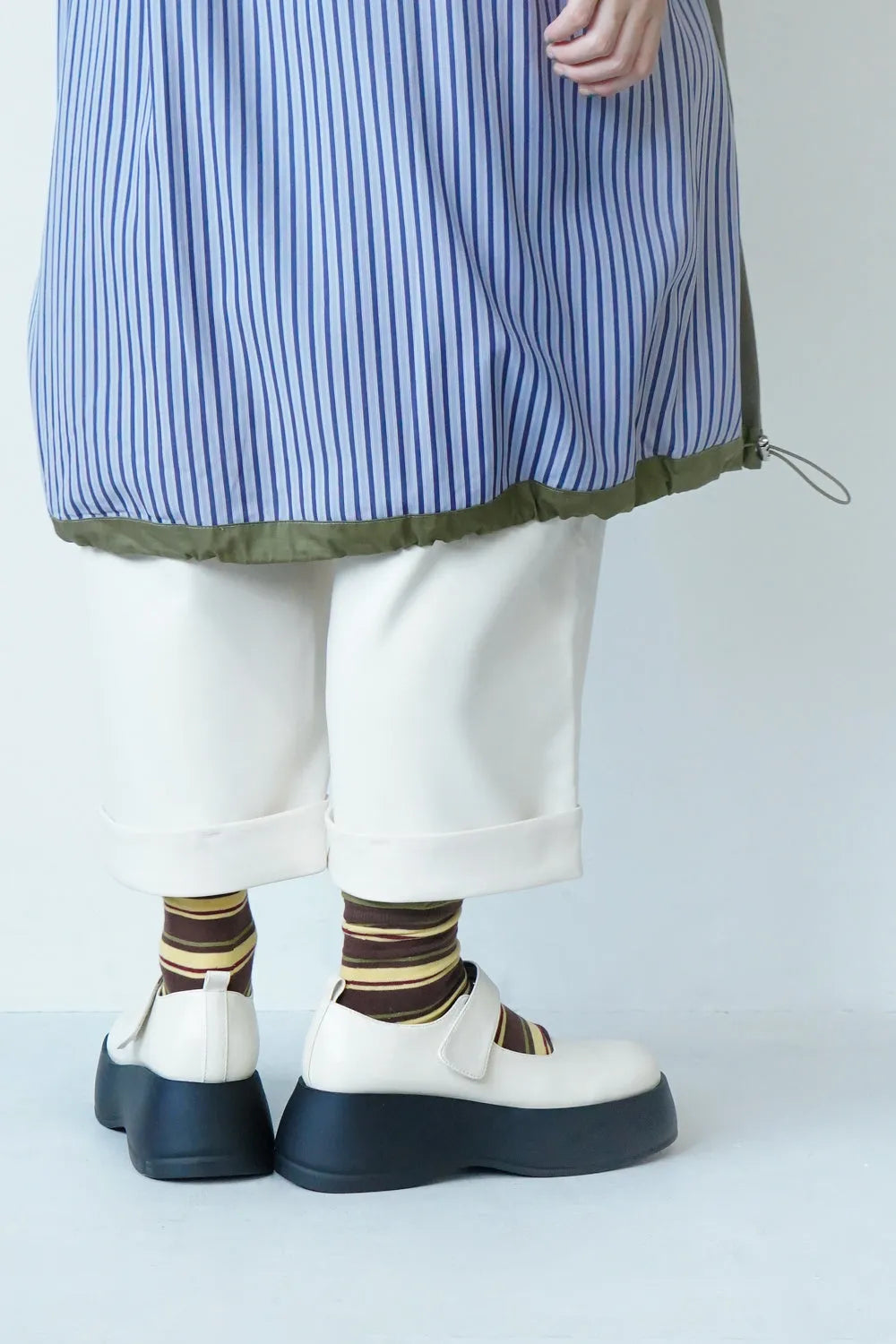 厚底ストラップローファー