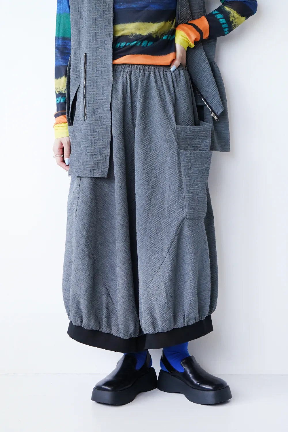 エンボス加工コクーンスカート