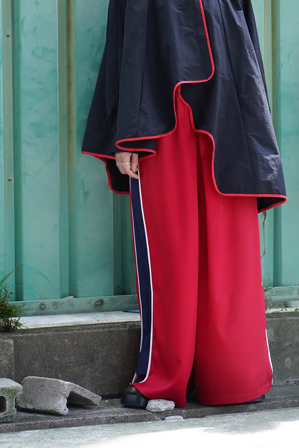 【LILA n’ citta】サイド配色トラックパンツ