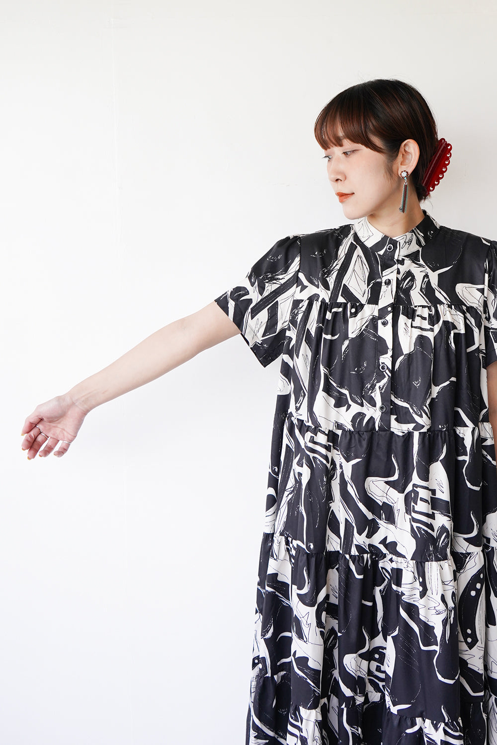 モノクロ馬柄ティアードワンピース – LILA & CITTA ONLINE SHOP