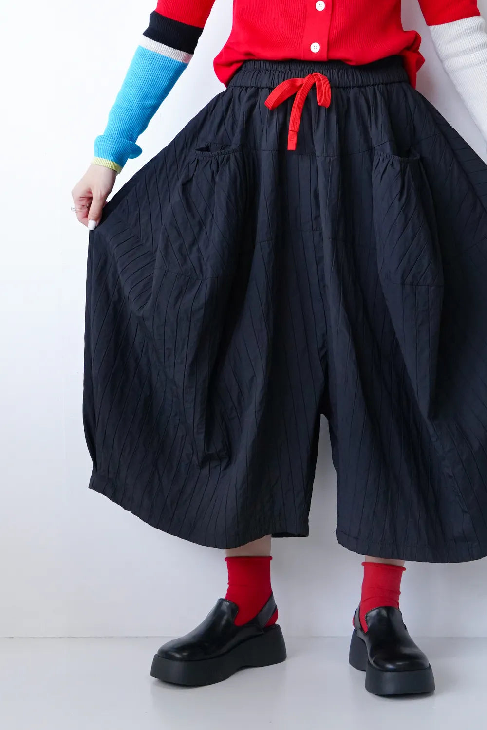 シワ加工立体切替サルエルパンツ – LILA & CITTA ONLINE SHOP