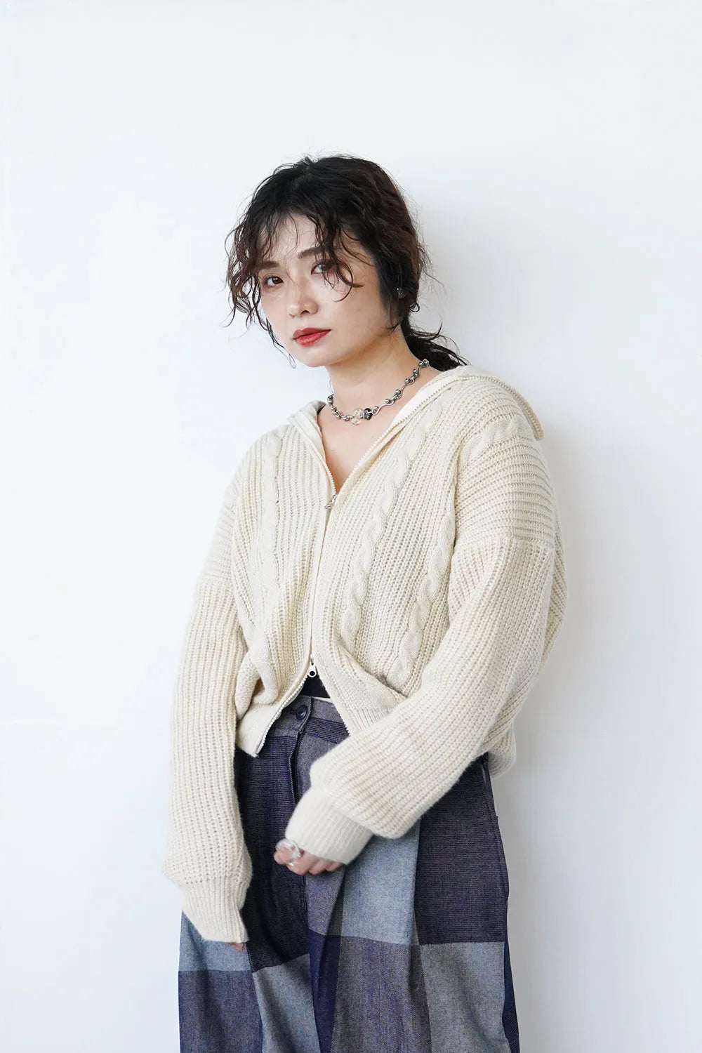 ジップアップハイネックニット