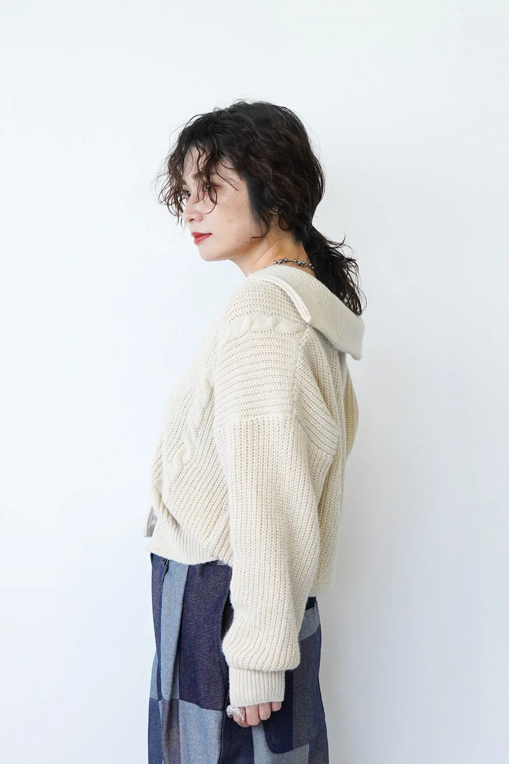 ジップアップハイネックニット