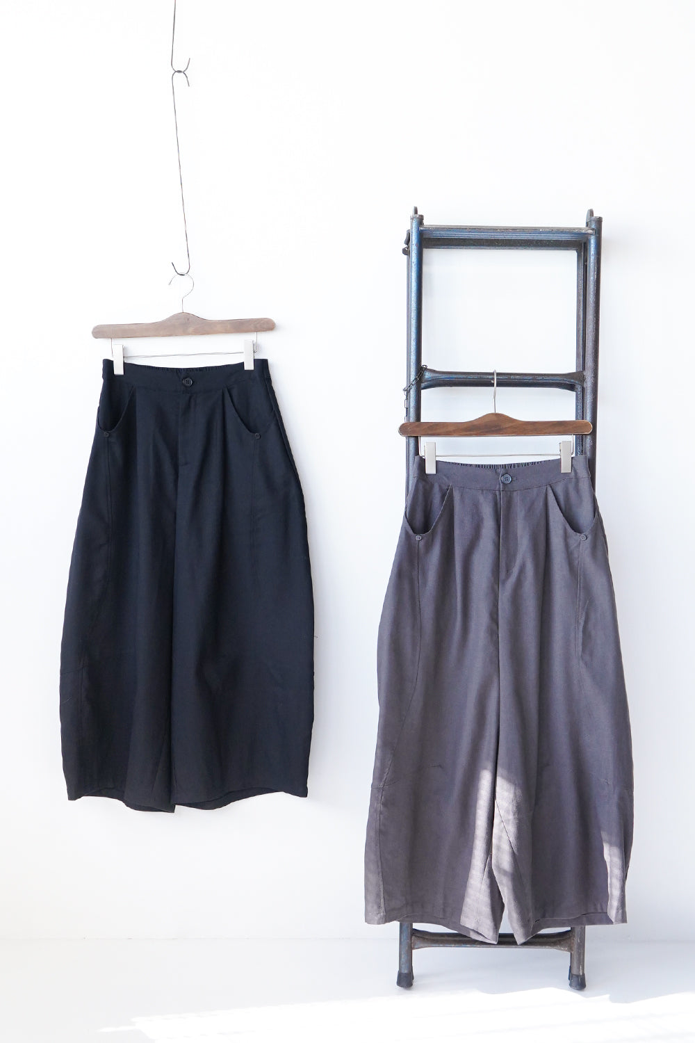 FAMILY JAPAN ブラック サルエルパンツ　希望額コメントに！！ FAMILY JAPAN ブラック サルエルパンツ 希望額コメントに！！