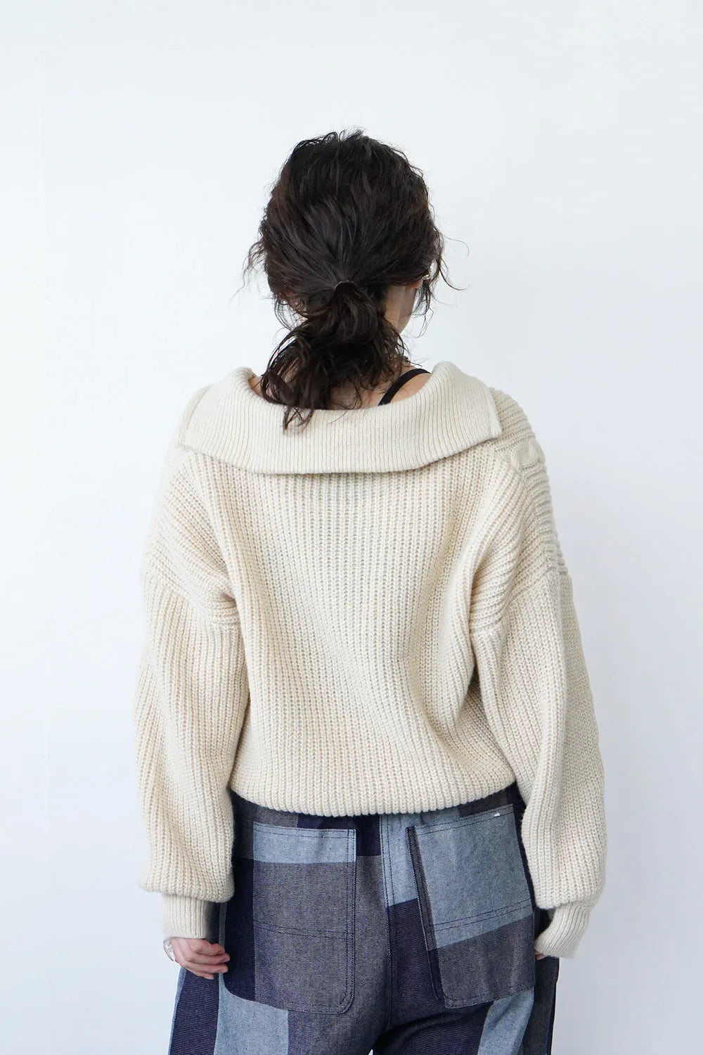 ジップアップハイネックニット