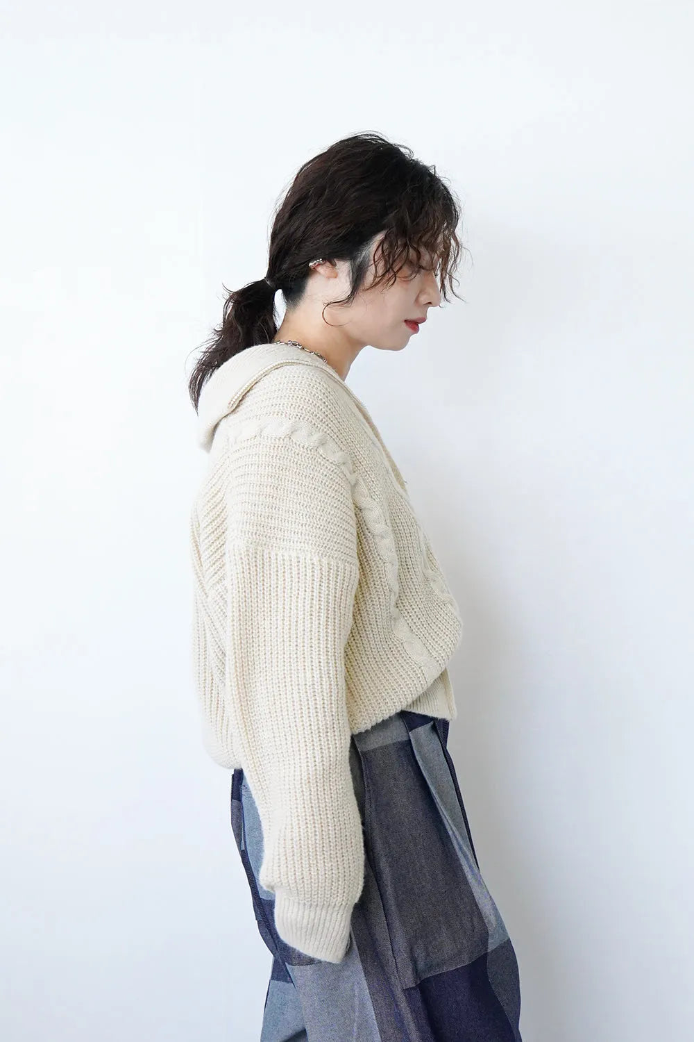 ジップアップハイネックニット