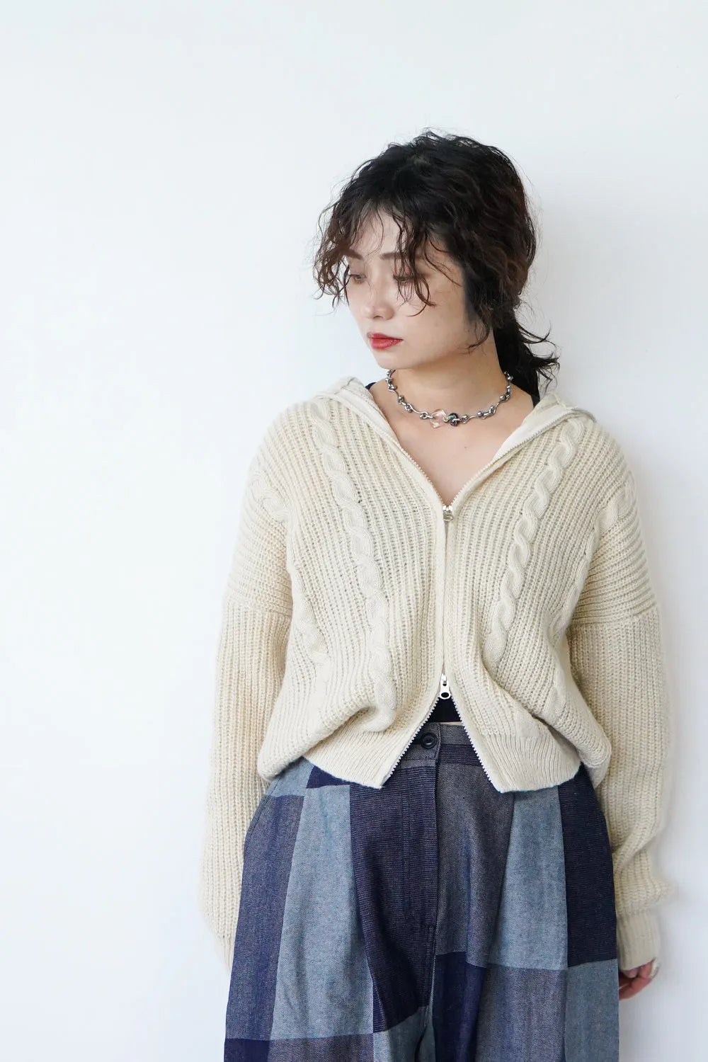 ジップアップハイネックニット