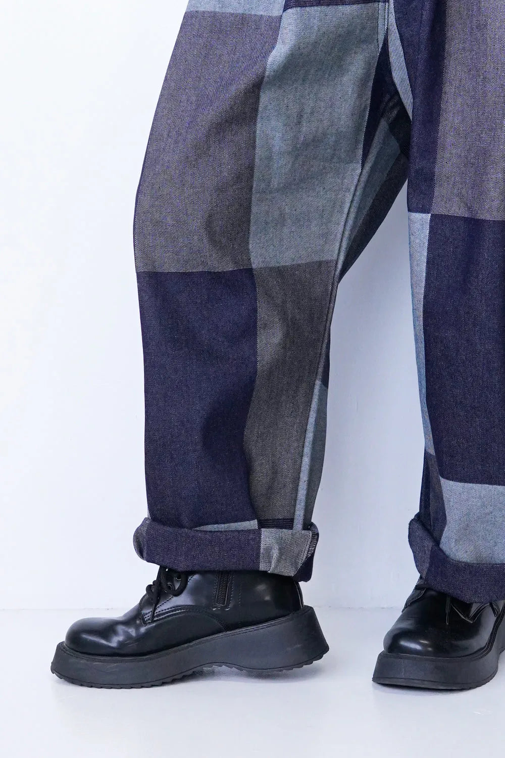 パッチワーク風デニムパンツ