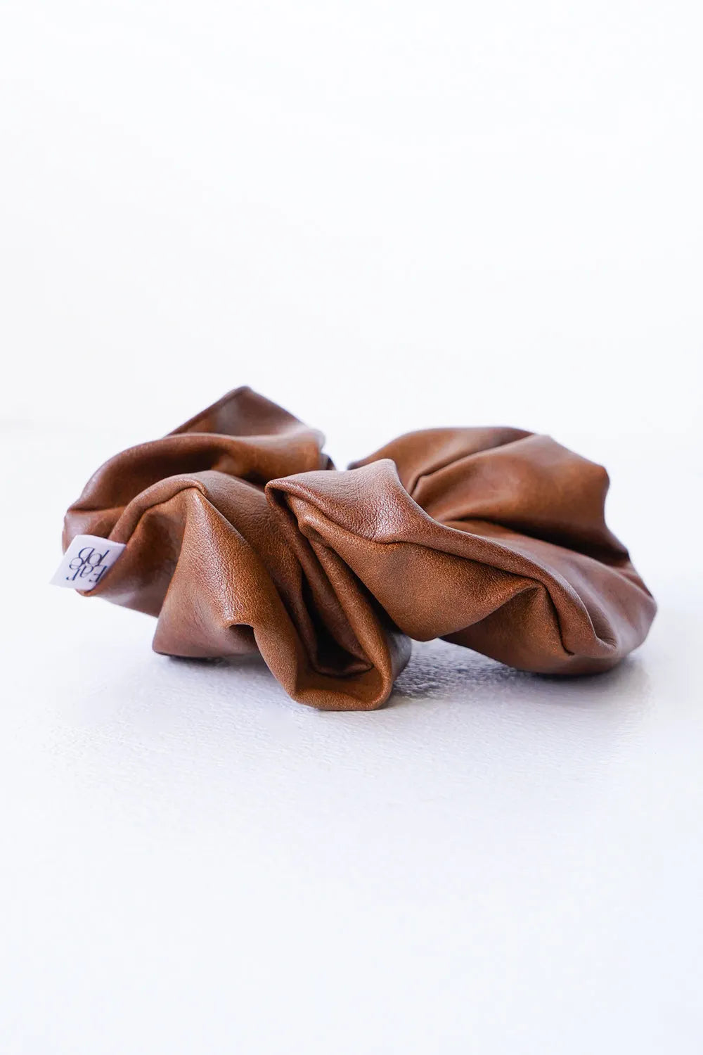 フェイクレザービッグシュシュ