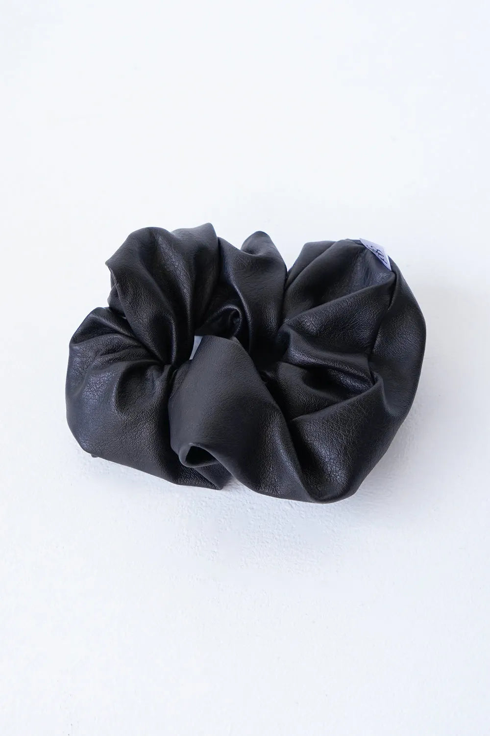 フェイクレザービッグシュシュ