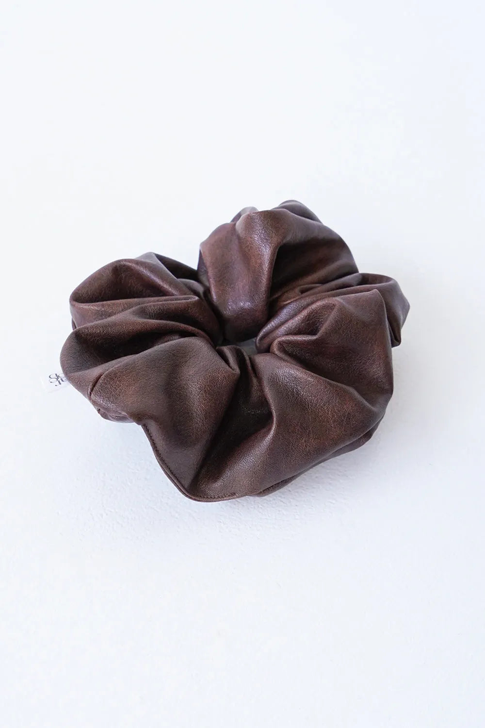 フェイクレザービッグシュシュ