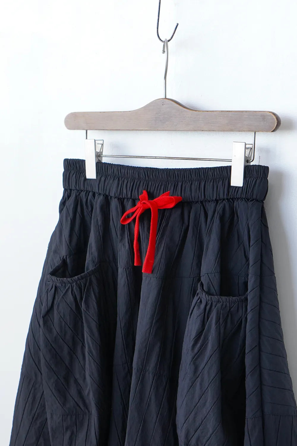 シワ加工立体切替サルエルパンツ – LILA & CITTA ONLINE SHOP