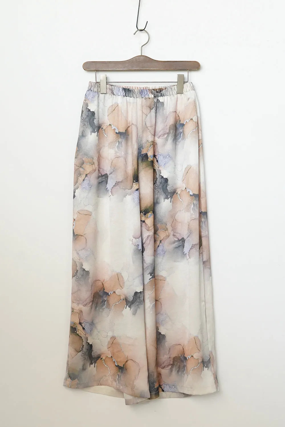 【LILA n’citta】水彩柄サテンイージーパンツ