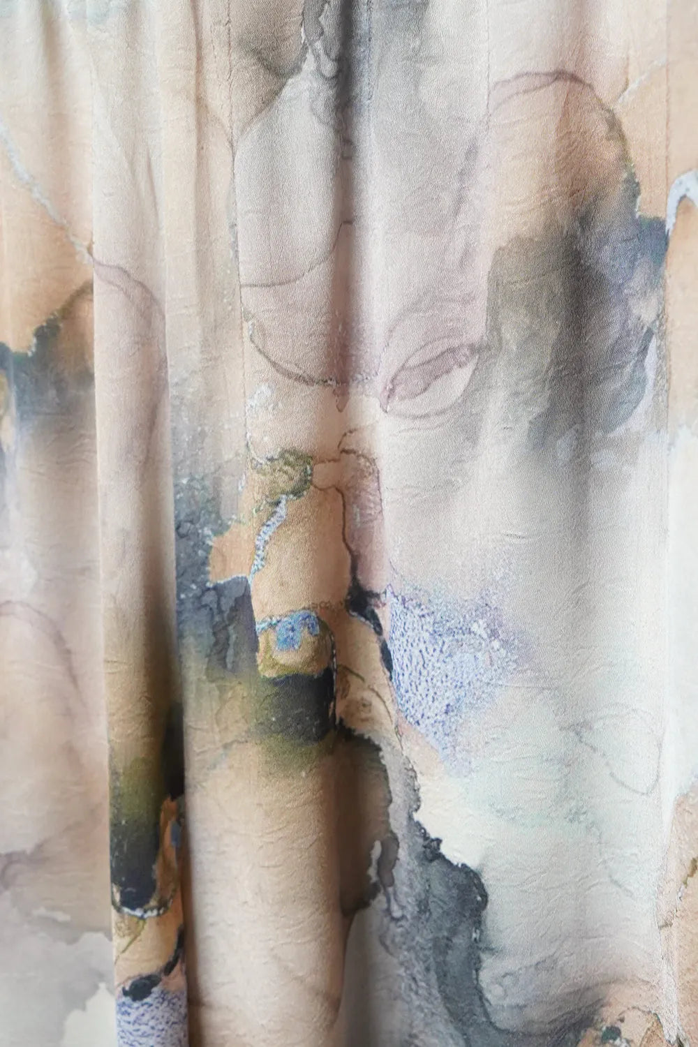 【LILA n’citta】水彩柄サテンイージーパンツ