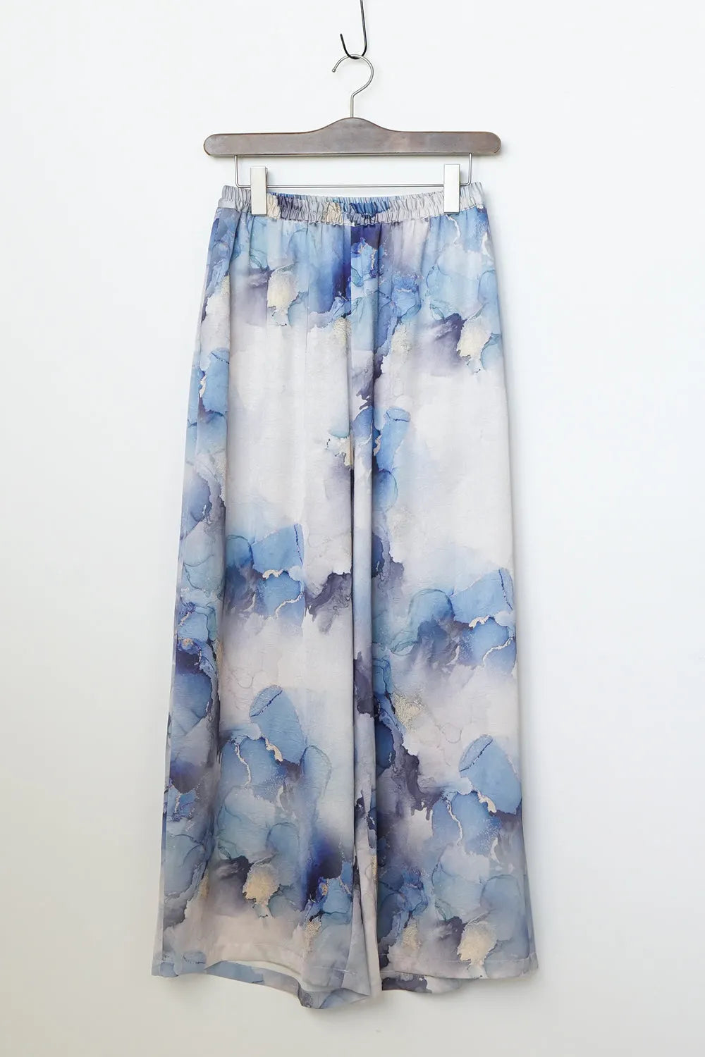 【LILA n’citta】水彩柄サテンイージーパンツ