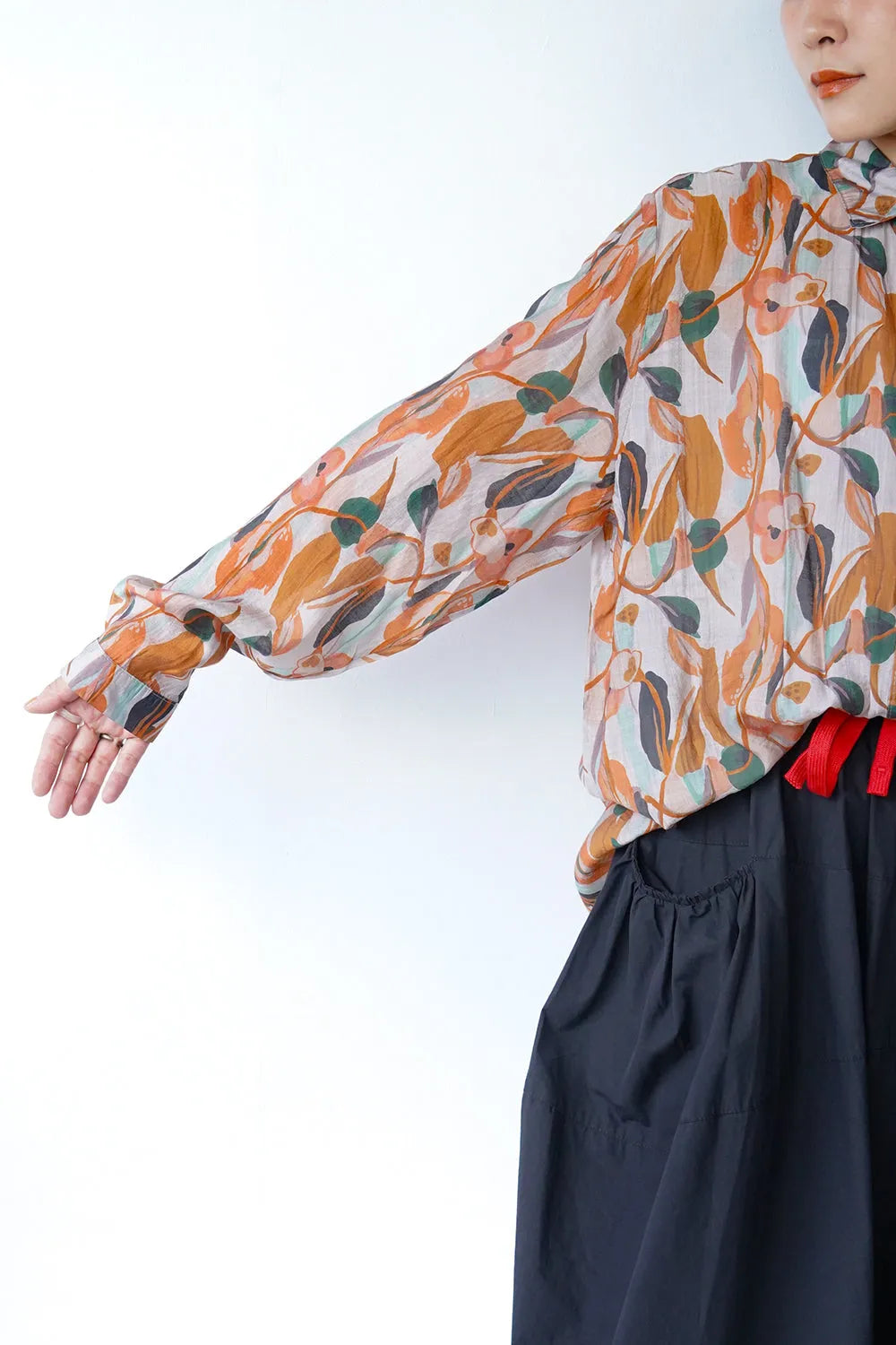 リーフ柄シャツ