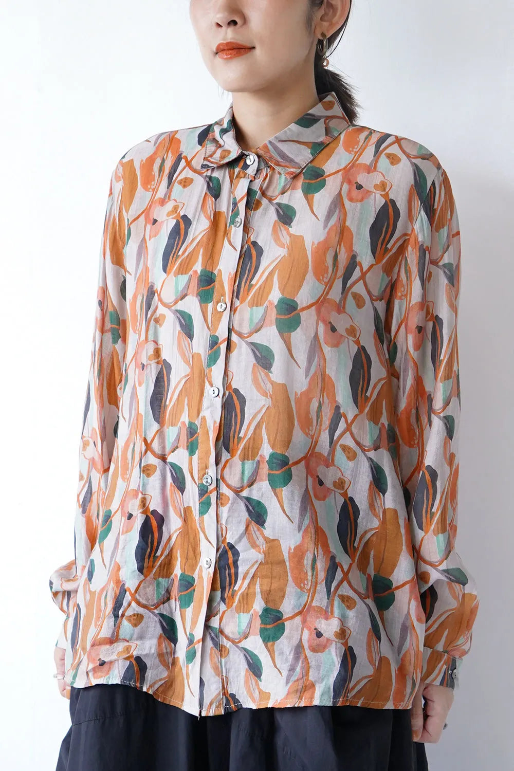 リーフ柄シャツ